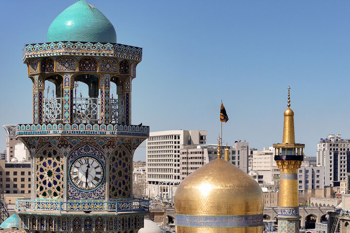 عکس با کیفیت : سال نو در آغوش امام رضا علیه السلام
