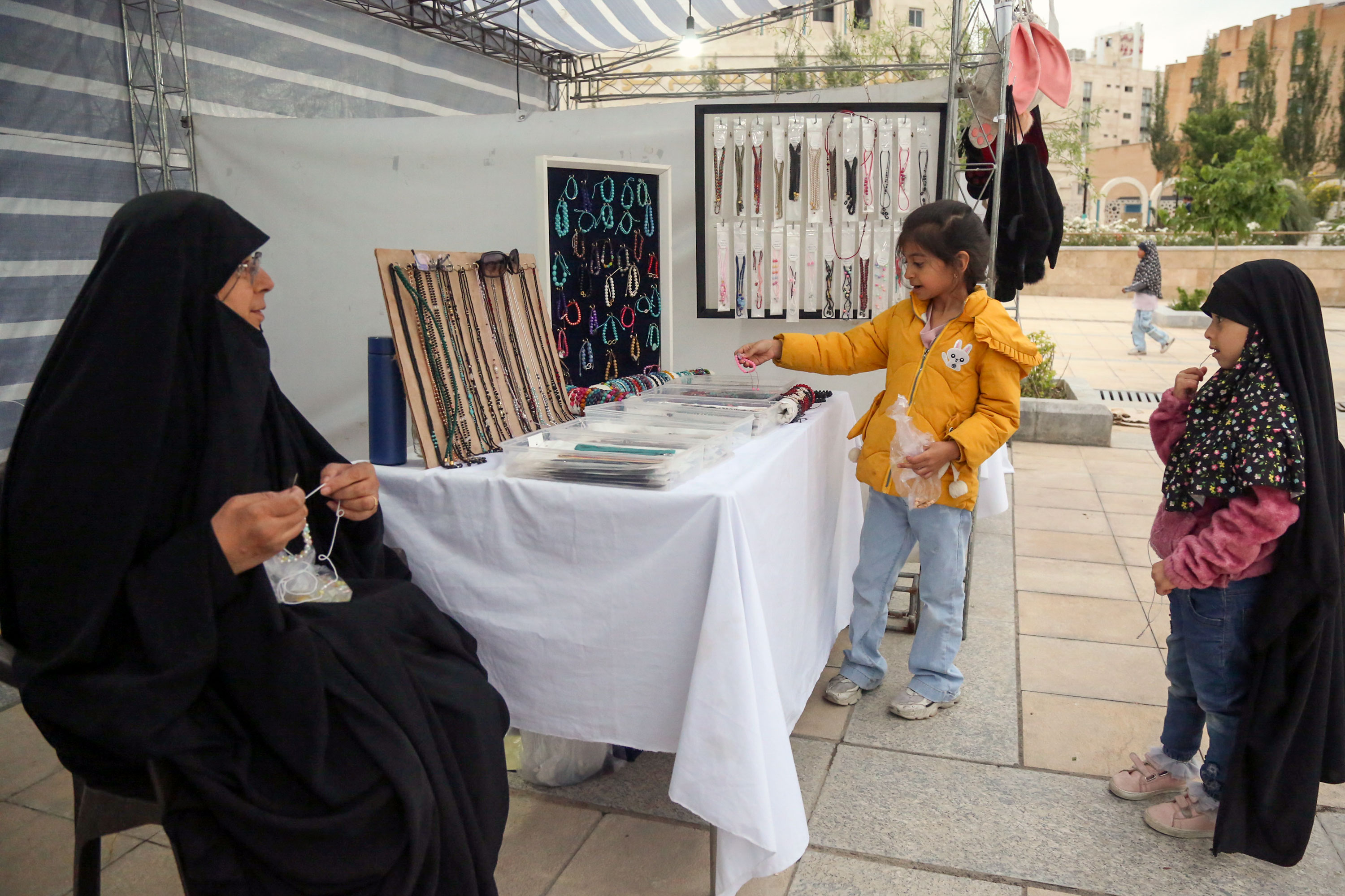 بازارچه عرضه محصولات مادران ارزش آفرین