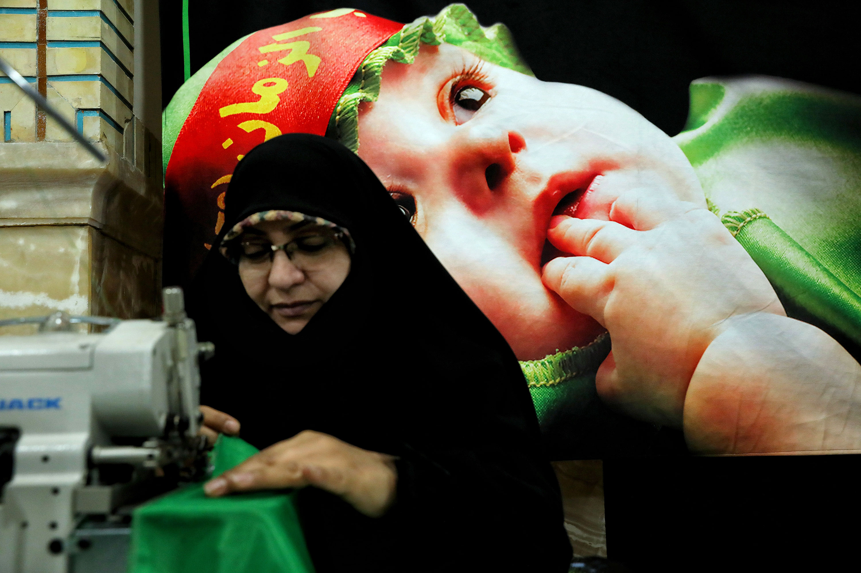 افتتاح کارگاه دوخت لباس شیرخوارگان حسینی