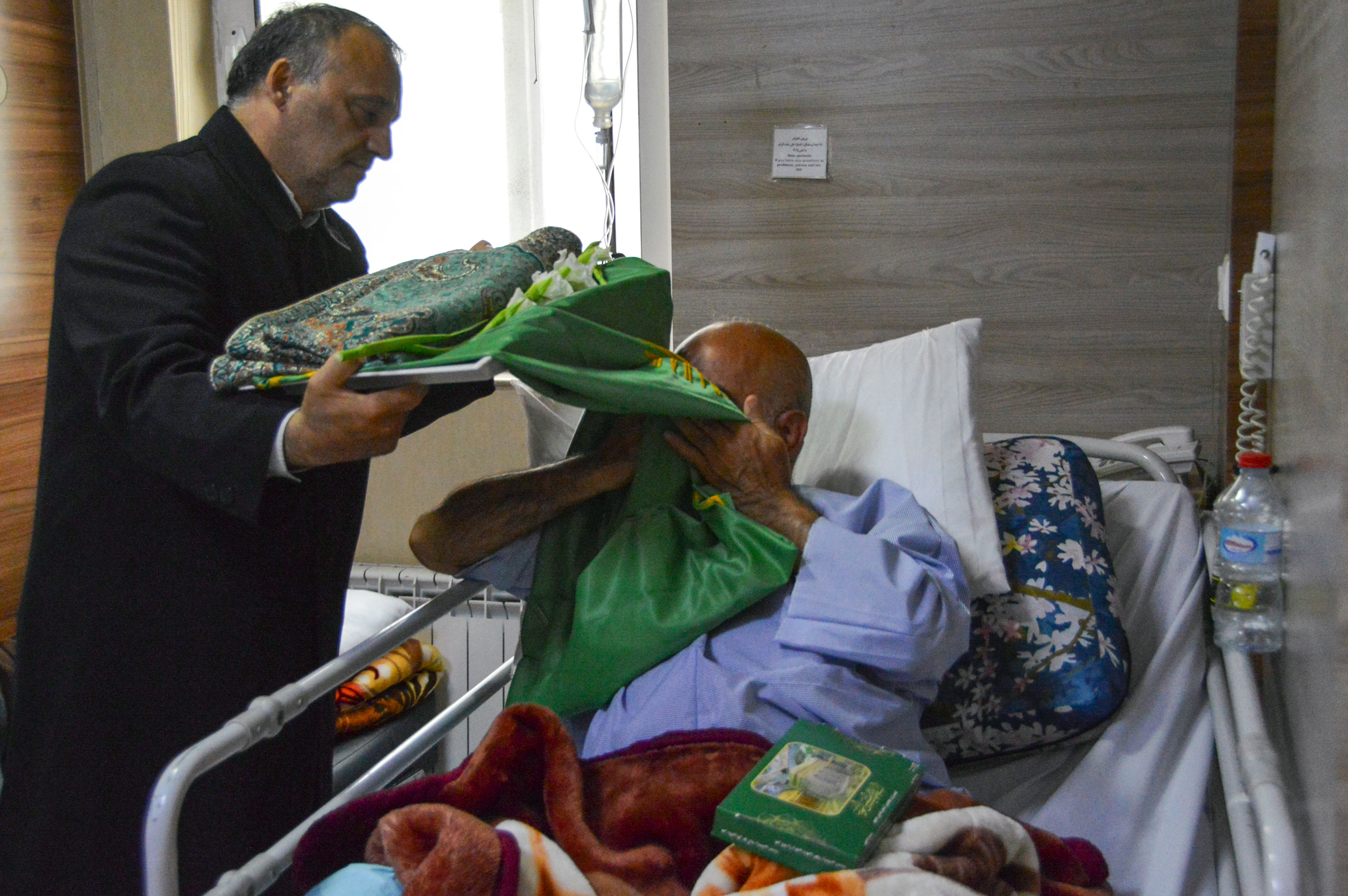 عیادت از بیماران در سالروز ولادت امام رضا علیه‌السلام