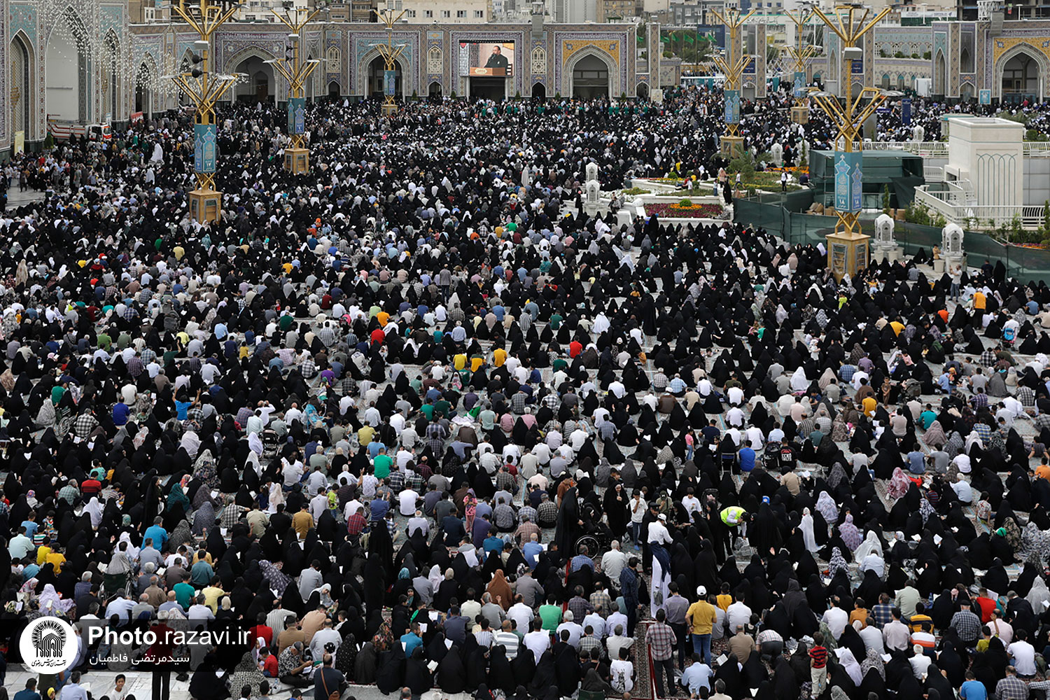 آسمان حرم امروز غرق تمنای دل های شکسته بود 