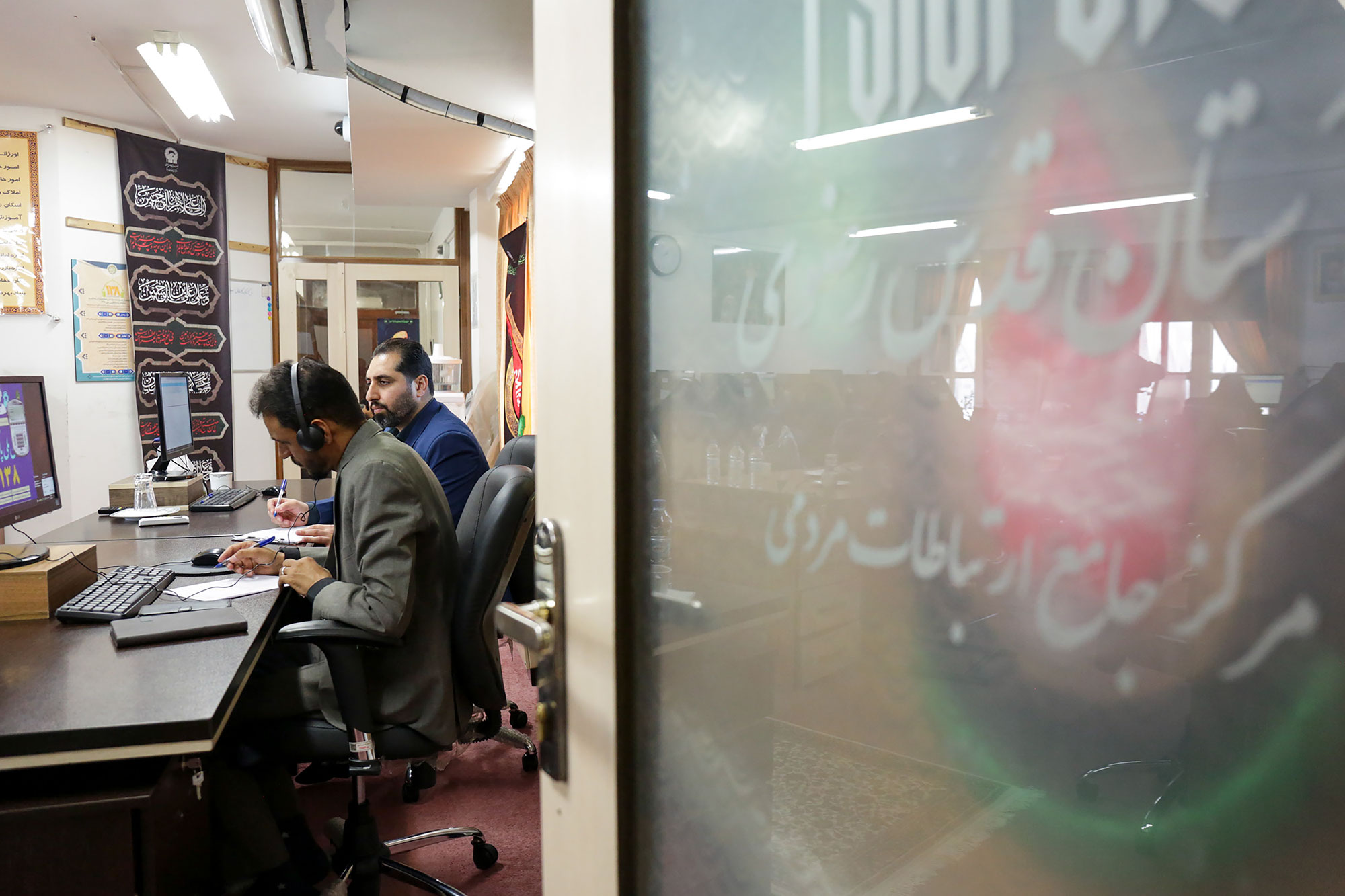 حضور معاون خدمات زائرین حرم مطهر رضوی در سامانه 138