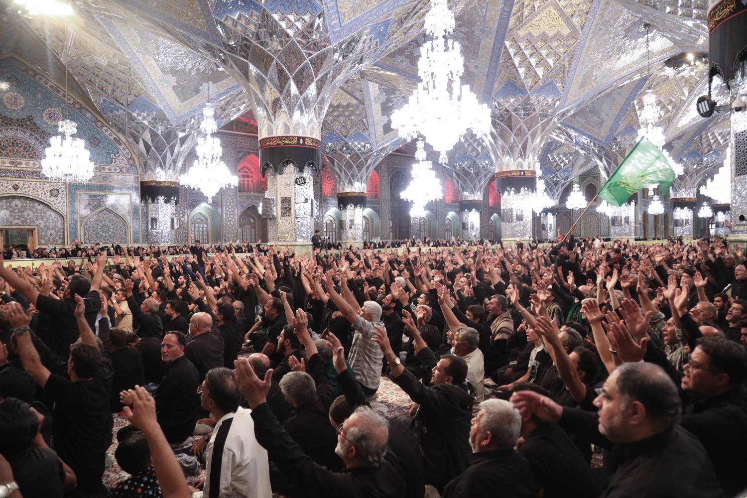  به همت مدیریت زائران غیرایرانی حرم مطهر رضوی، و در سالروز شهادت امام رضا (ع) مراسم عزاداری ویژه زائران آذری‌زبان در حرم مطهر رضوی برگزار شد.