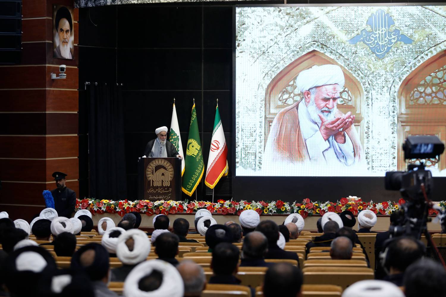 تجلیل باشکوه از خطیب محبوب دل ها  