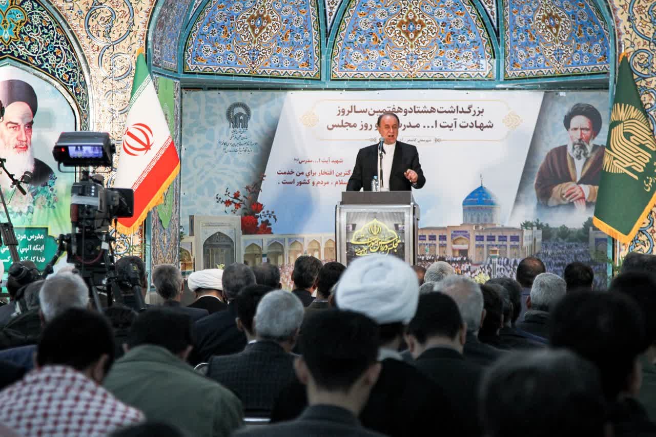 انقلاب اسلامی بر مبنای تفکر شهید مدرس شکل گرفت 