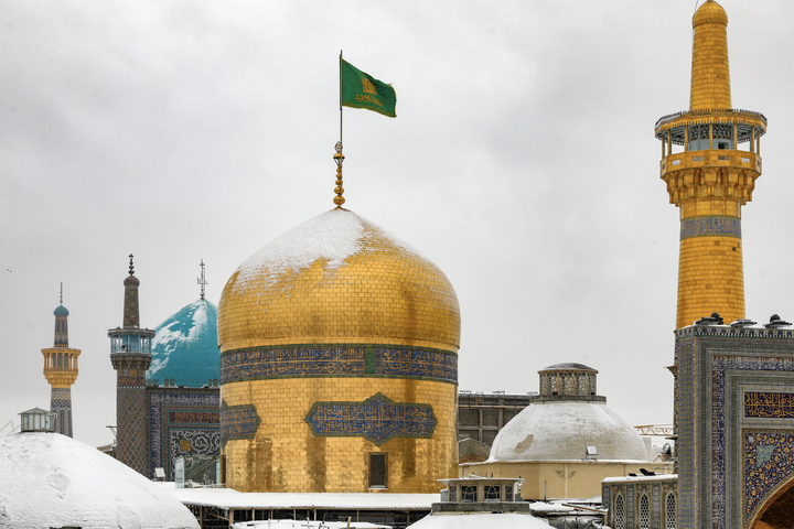 عکس با کیفیت : بارش برف در حرم مطهر رضوی