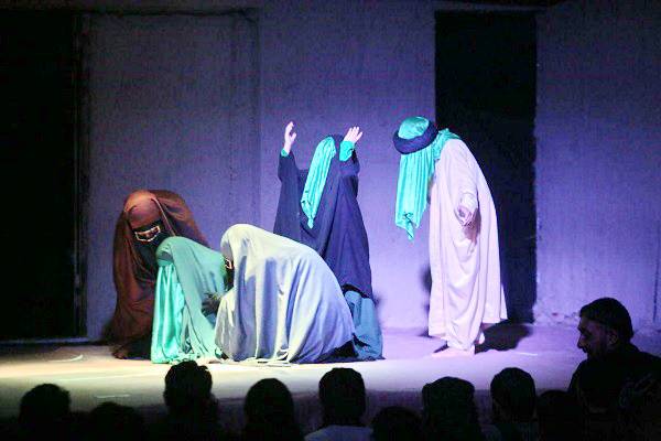 اجرای نمایش آئینی "دامان عشق" در حرم رضوی 