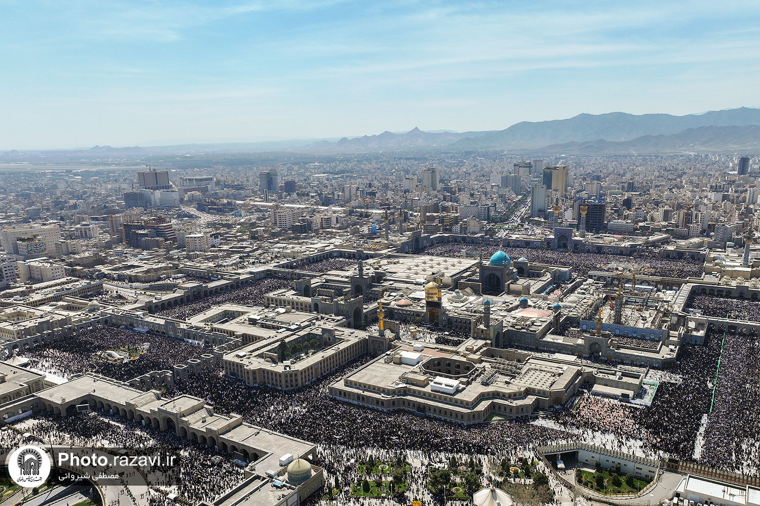 بزرگترین اجتماع نوروزی ایرانیان در حرم مطهر رضوی