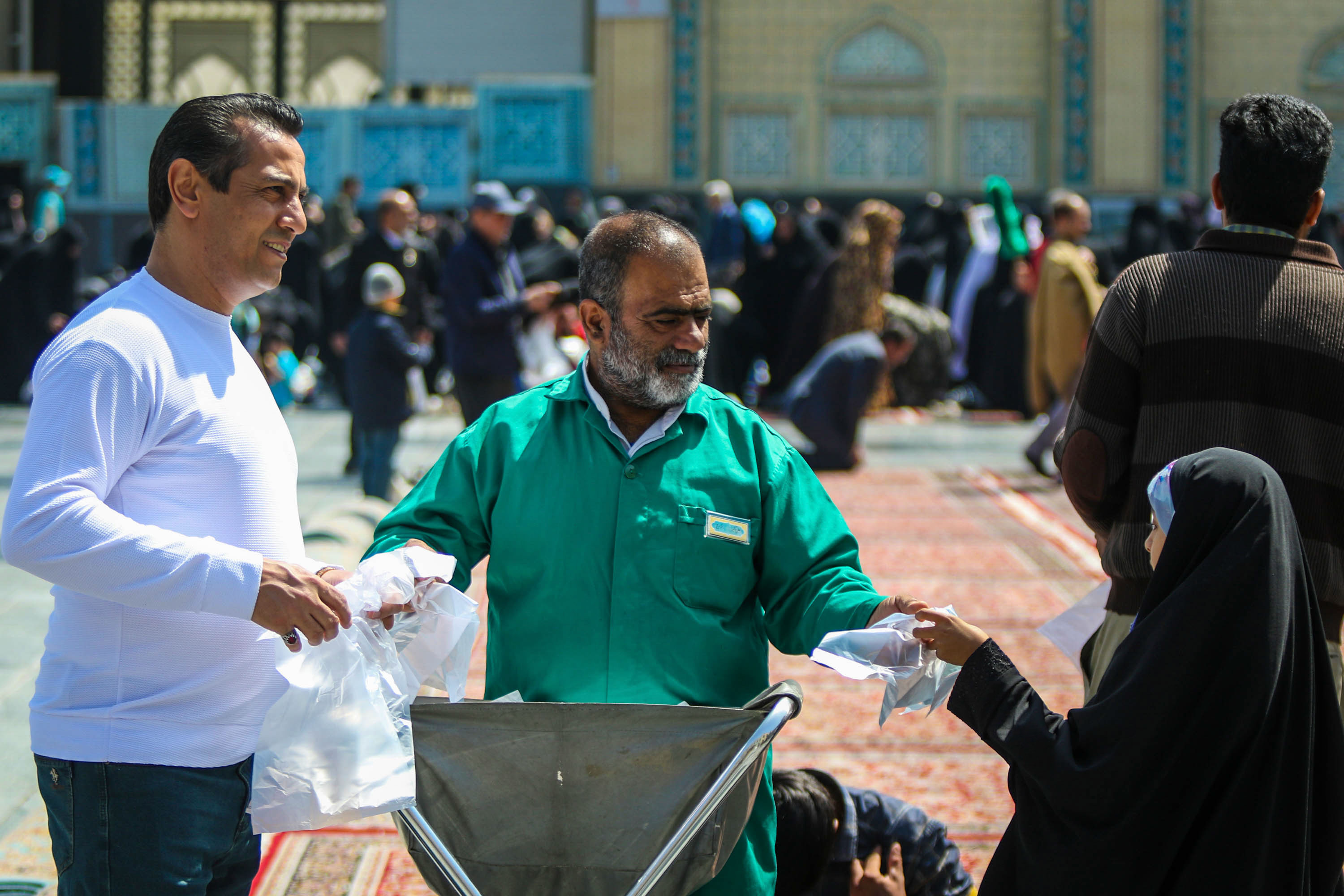 خادمان بارگاه منور رضوی