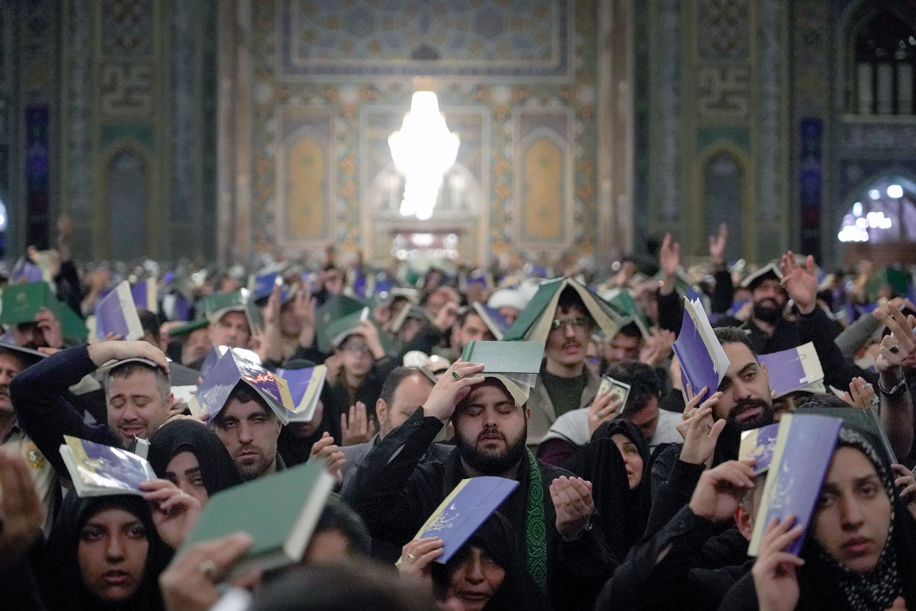 مراسم احیا شب بیست و یکم ماه مبارک رمضان در حرم مطهر رضوی-2