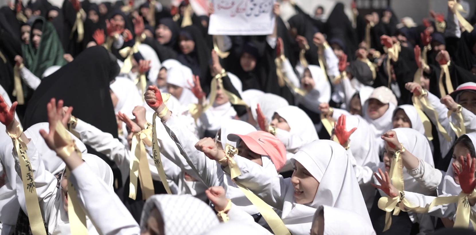 اجتماع 3 هزار و 500 دانش آموز مشهدی در حمایت از کودکان غزه در صحن قدس حرم مطهر رضوی