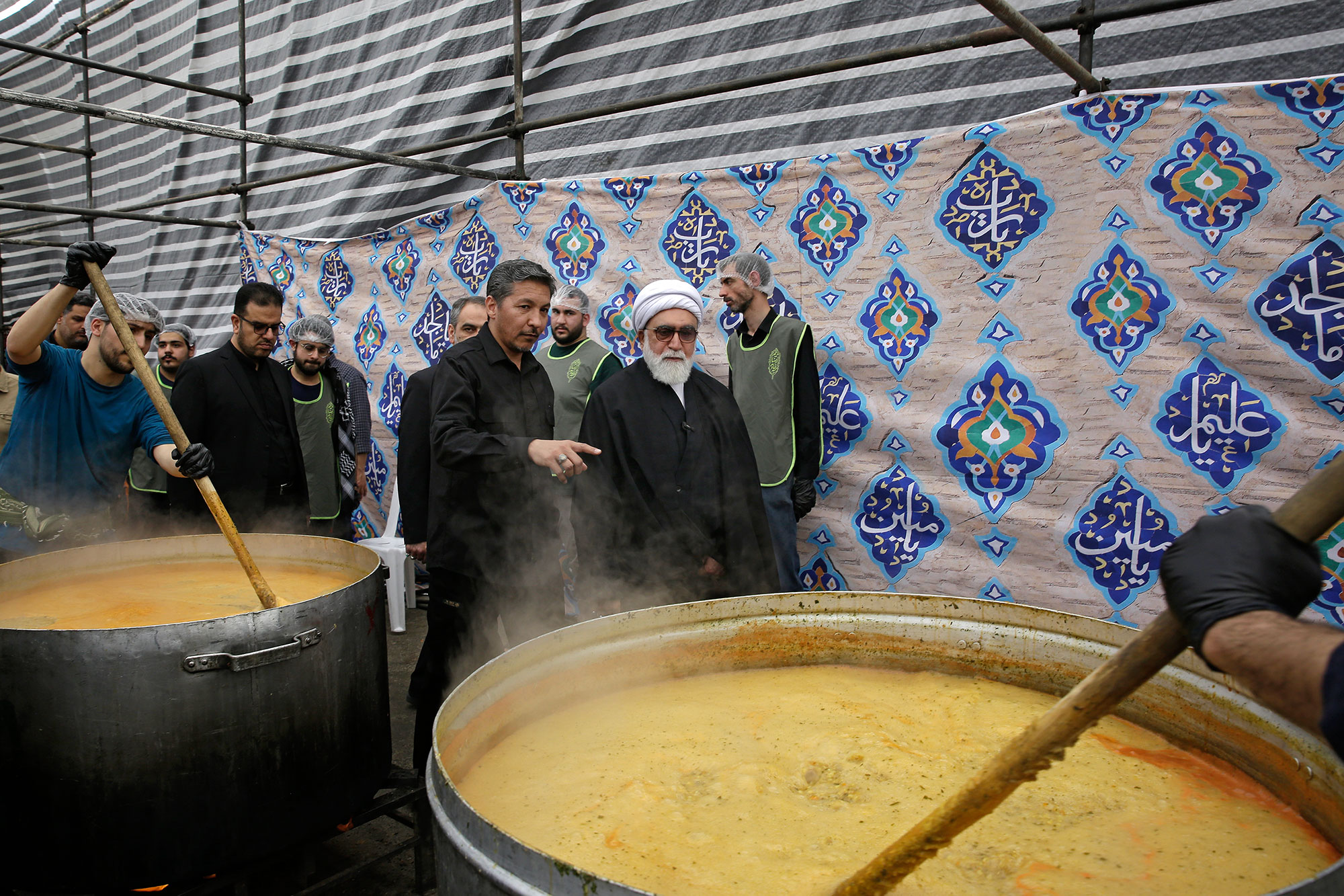 بازدید تولیت آستان قدس رضوی از قرارگاه رمضان
