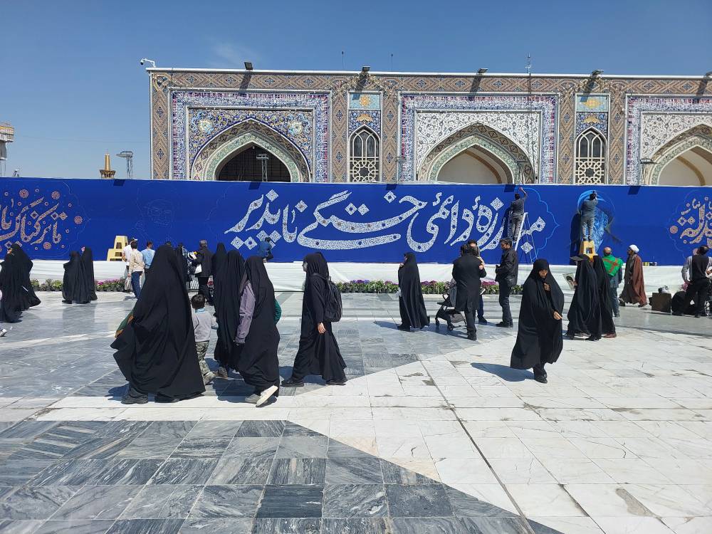 روایت ایستادگی و مقاومت در زندگی امام رضا(ع) با دیوارنگاره تعاملی در حرم مطهر رضوی