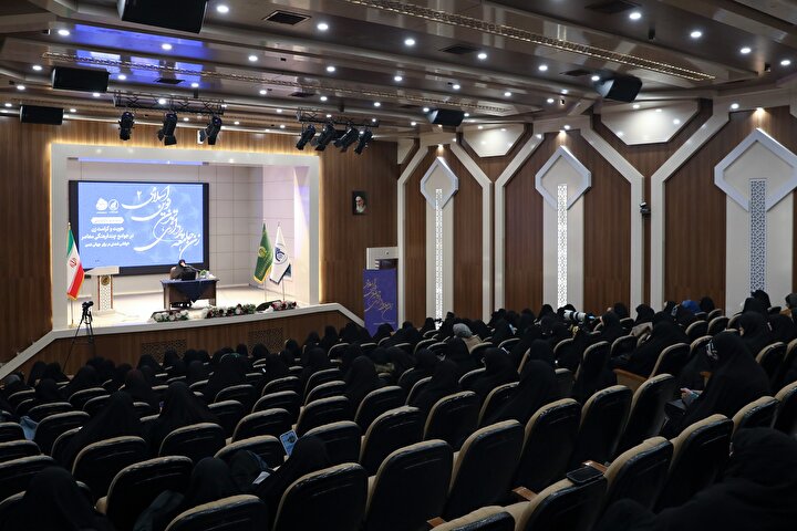 نشست تخصصی هویت و کرامت زن در جوامع چند فرهنگی معاصر