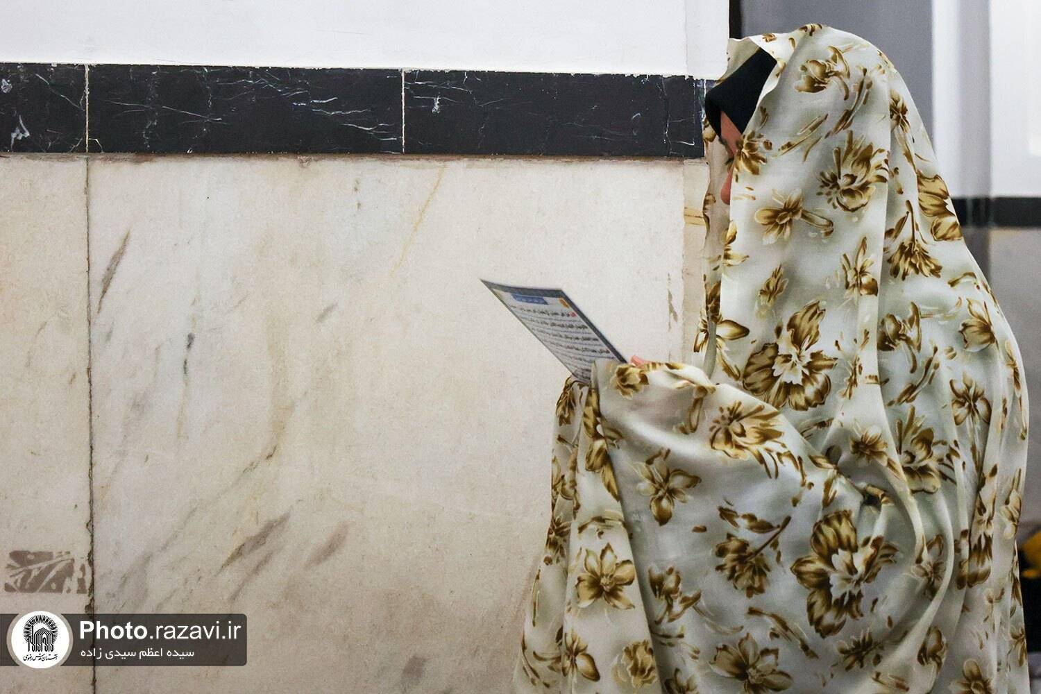 روایتی از خلوت عاشقانه بانوان با معبود در مراسم اعتکاف حرم مطهر رضوی