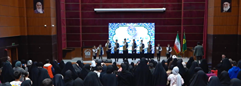 لبخند کودکان در سایه نذورات مردمی حرم امام رضا(ع)