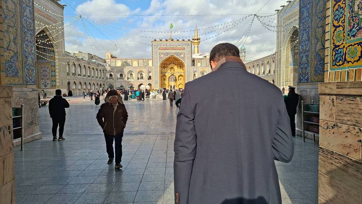 برخی با مالی اندک در مسیر اهل‌بیت (ع) قدم برمی‌دارند و برخی با جان خود؛ اما آنچه همه را در این مسیر قرار می‌دهد، ایمان و محبت است.