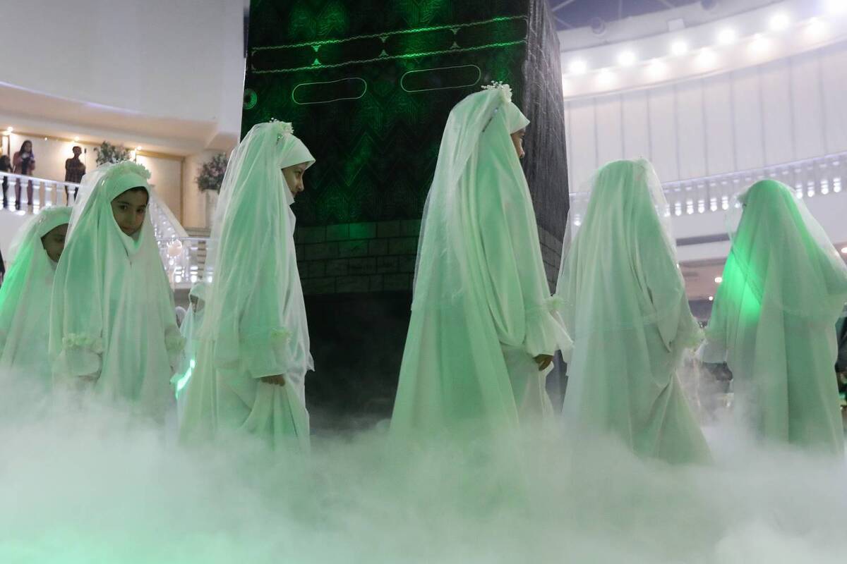 جشن تکلیف ۱۲۸ دختر پایه سوم ابتدایی امام رضا (ع) واحد۵، در مجتمع وصال مشهد، برگزار شد.