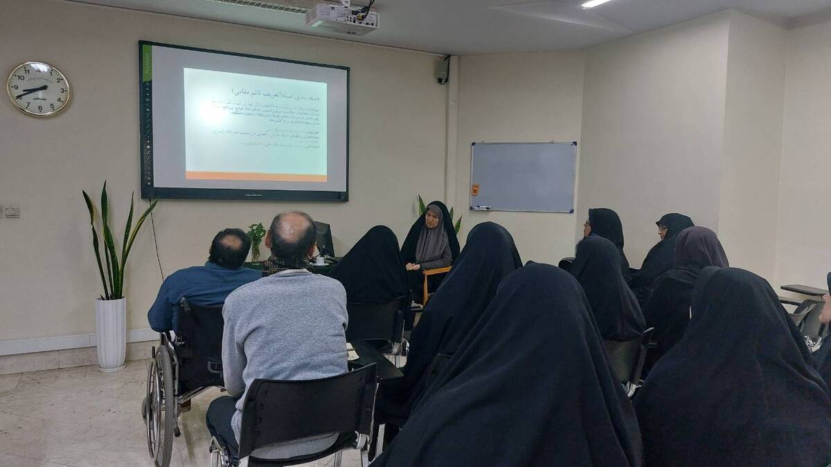 کارگاه آموزشی با محوریت «سندشناسی»، به همت سازمان کتابخانه‌ها، موزه‌ها و مرکز اسناد آستان قدس رضوی، در جوار حرم مطهر رضوی، در حال برگزاری است.