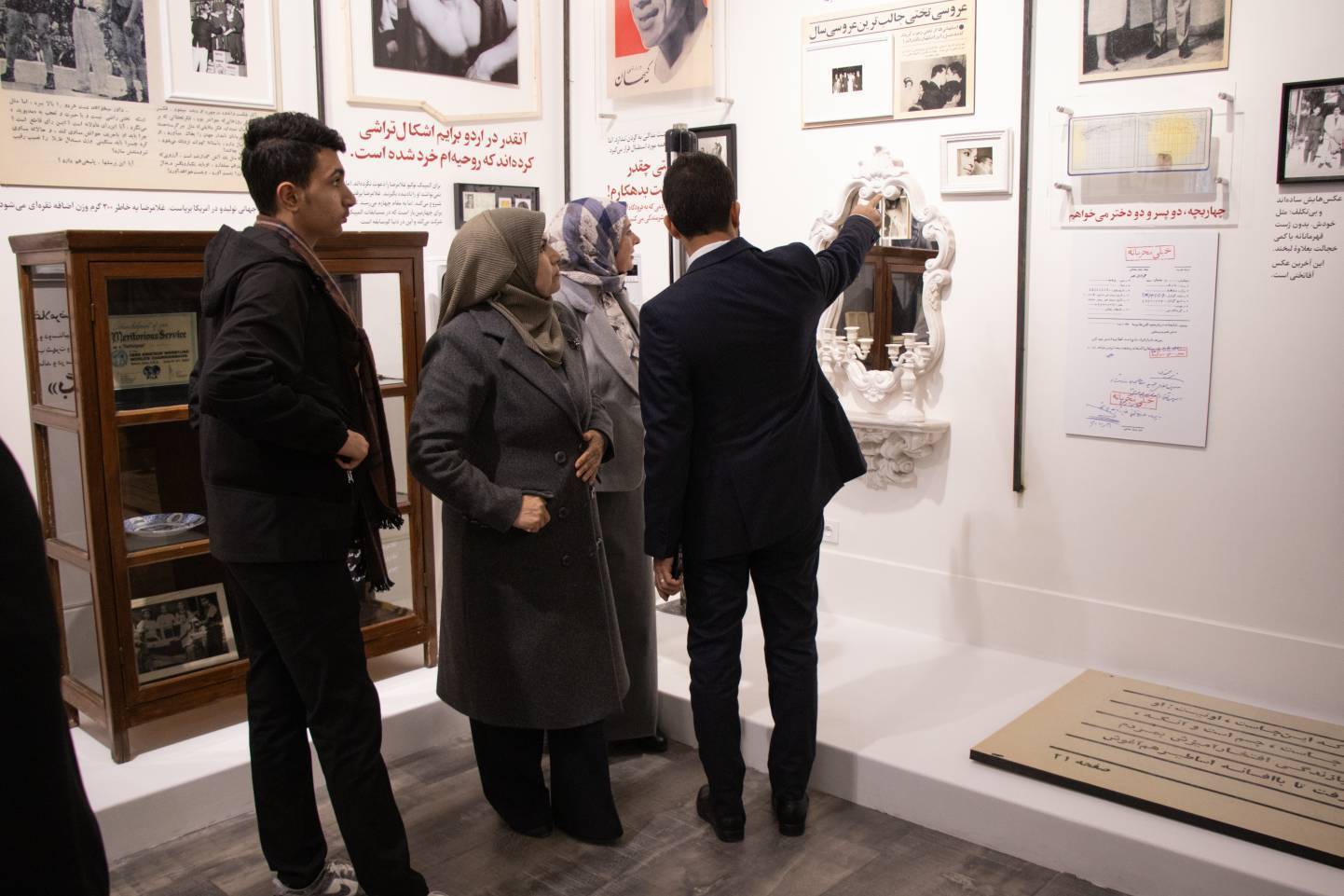 هیئت دانشگاه «الفرات الاوسط» عراق از کتابخانه و موزه ملی ملک بازدید کردند