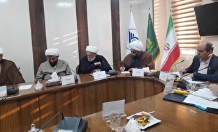 وحدت حوزه و دانشگاه به معنای حذف هویت نیست