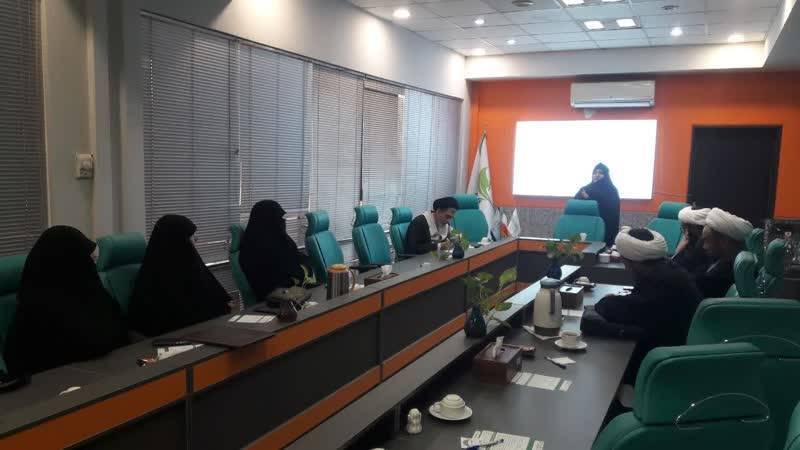 مدیر و اعضای حلقه فقه نظام خانواده مدرسه عالی فقاهت از مجتمع شوق زندگی بازدید کردند