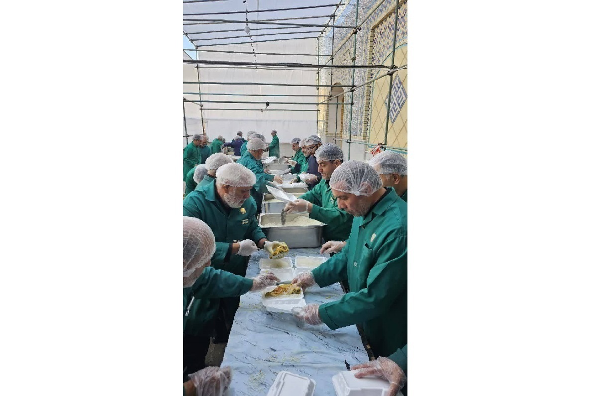 رئیس اداره امور کفشداران حرم مطهر رضوی، از اجرای برنامه چهار روزه خدمت‌رسانی به زائران در حرم مطهر رضوی، خبر داد.