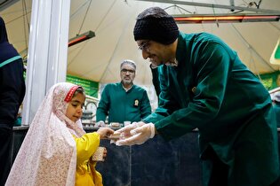 حال و هوای حرم مطهر رضوی در شب میلاد جواد الائمه