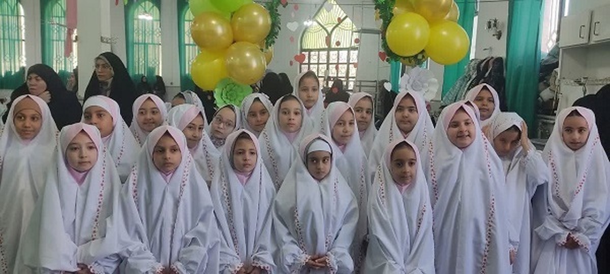 برگزاری طرح دختران ماه و توزیع ۲۹۳ بسته هدیه در استان همدان