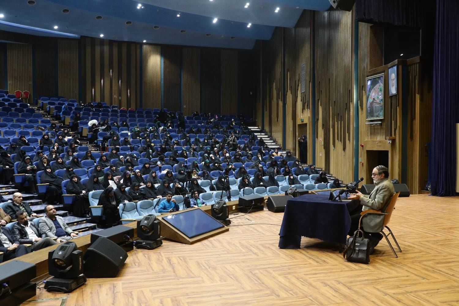 آینده‌ای روشن؛ پرامید و انتظار