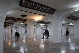 آیین سنتی چراغ‌برات در حرم مطهر رضوی