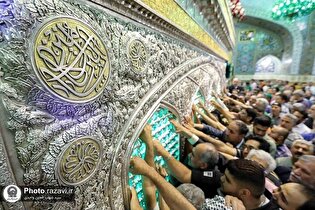 کام ۴۴ زائر اولی آذرشهر با سفر به حرم امام رضا (ع) شیرین شد