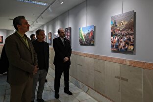 نمایشگاه عکس روز سیزدهم جنگ در موزه حرم رضوی گشایش یافت