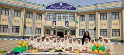 جشن میلاد منجی عالم بشریت در دبستان شکوفه‌های رضوی