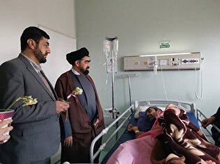 عیادت خادمیاران استان ایلام از بیماران در نیمه شعبان/ گزارش تصویری