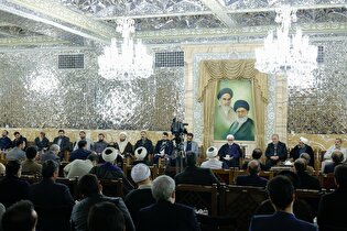 دیدار جمعی از فعالان اجتماعی، فرهنگی، سیاسی و رسانه‌ای مشهد با تولیت آستان قدس رضوی