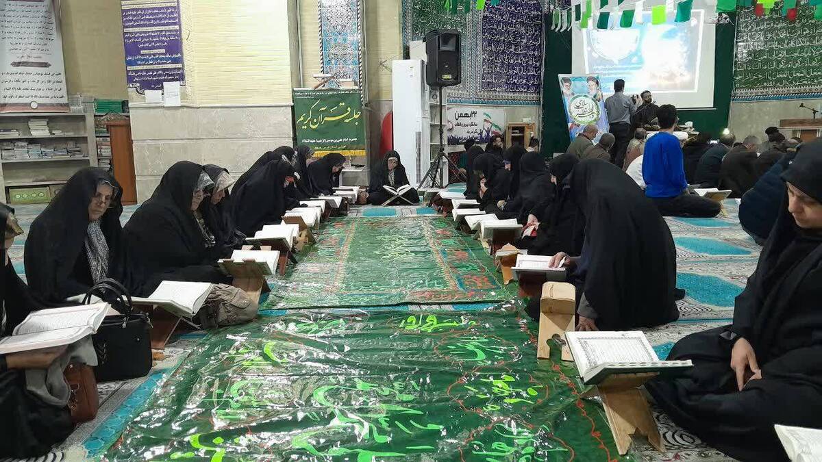 برگزاری محفل انس با قرآن کریم در مسجد امیرالمؤمنین (ع) مینودر