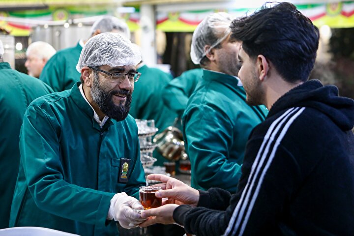 حضور اهالی رسانه در چایخانه حضرت رضا علیه‌السلام