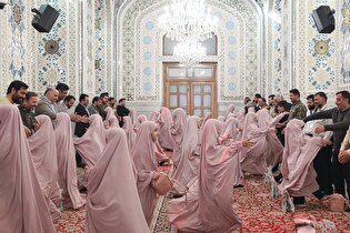 جشن عبادت دانش‌آموزان مدرسه مرآت در حرم مطهر رضوی