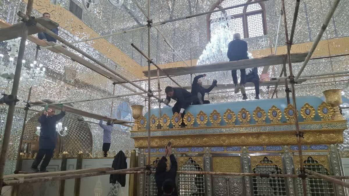 ‌آیین تنظیف آستان حضرت حسین‌بن‌موسی‌الکاظم (ع) برگزار شد