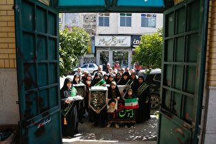 اهدای قرآن به مسجدالرضا شیراز از سوی خادمیاران رضوی/گزارش تصویری