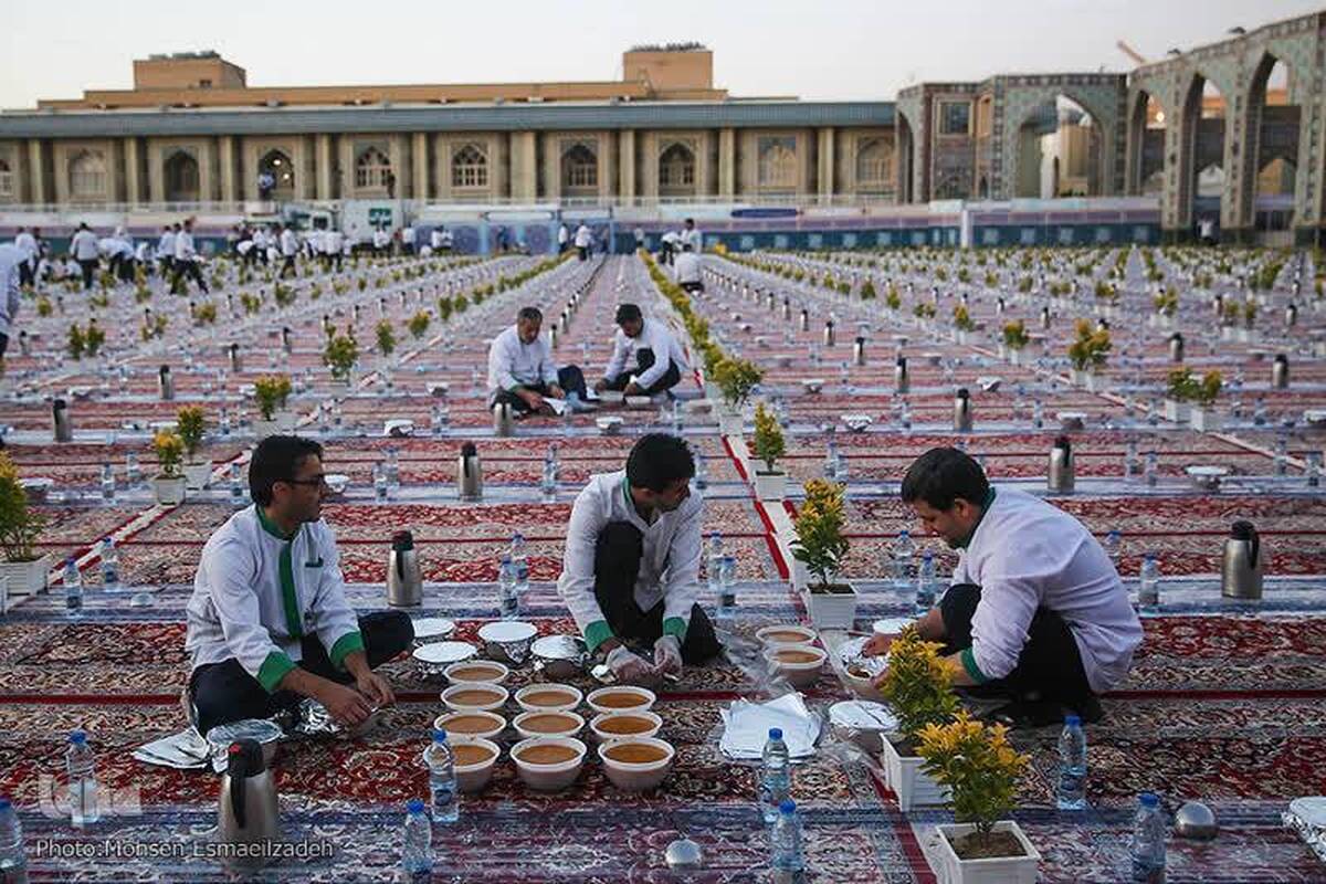 آمادگی مهمانسرای حضرت رضا(ع) برای ضیافت افطار در صحن‌های حرم مطهر