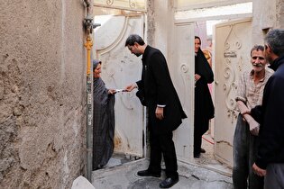 توزیع دعوتنامه افطاری حرم مطهر رضوی در مشهد