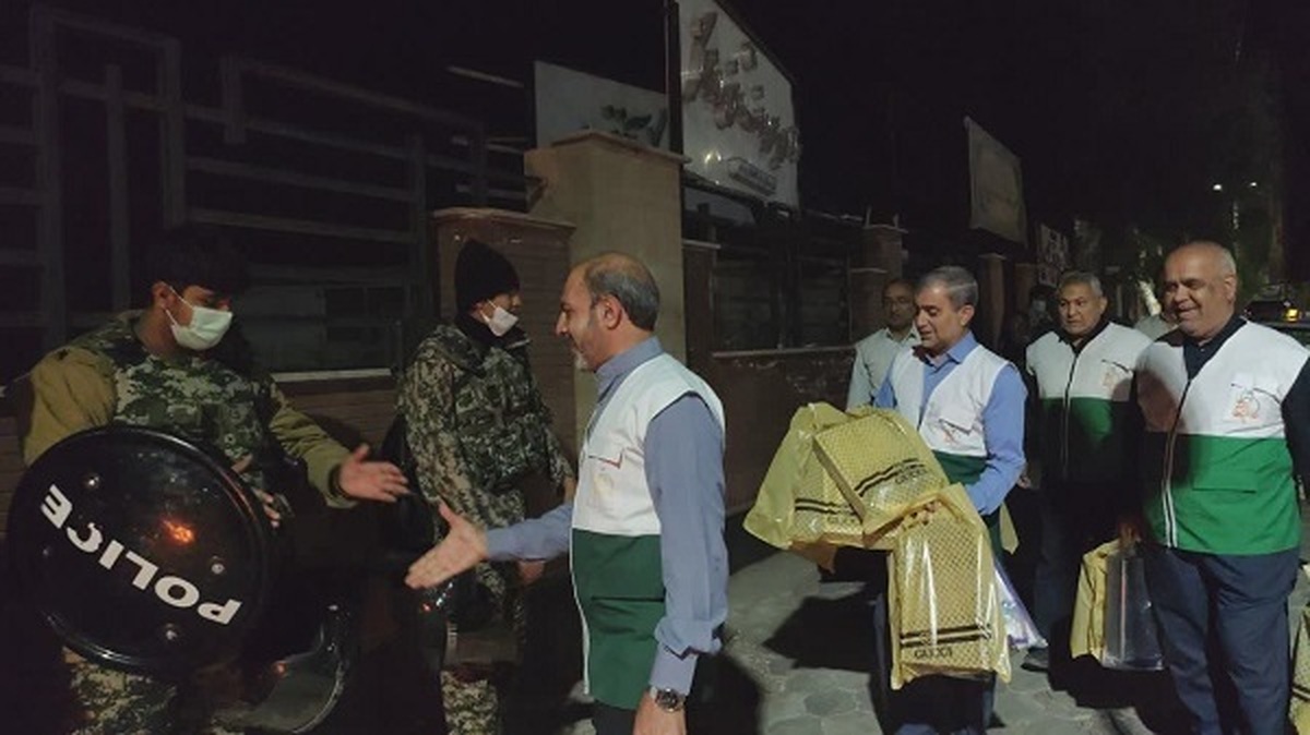 تجلیل خادم‌یاران رضوی شهرستان بم از حافظان امنیت