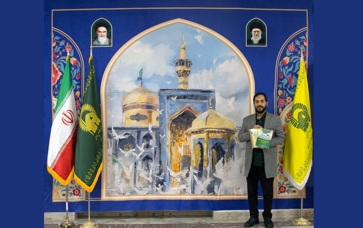 یک مدرس دانشگاه فرهنگیان کرمان، با اهدای دو عنوان کتاب تألیفی خود در ۱۴ نسخه به کتابخانه مرکزی آستان قدس رضوی، عرض ارادتش به پیشگاه حضرت رضا (ع) را، نشان داد.