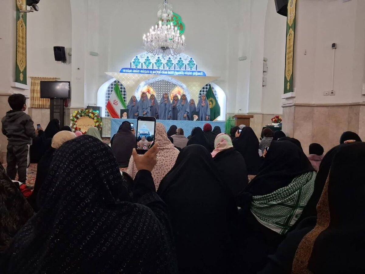 نغمه شادی بانوان اردو زبان در میلاد سیدالساجدین (ع) در حرم مطهر رضوی