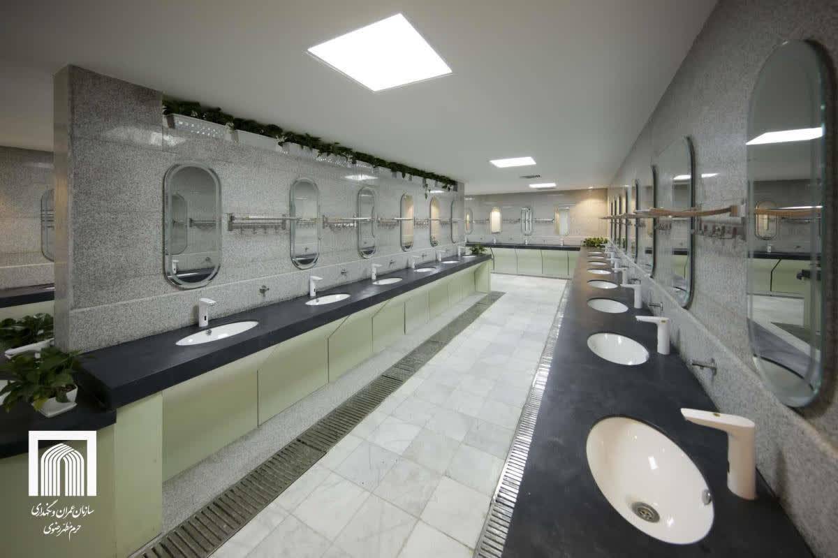 ساخت سرویس‌های بهداشتی جدید در حرم مطهر رضوی، گامی مهم در راستای افزایش رفاه و تسهیلات برای زائران محسوب می‌شود که توسط سازمان عمران و نگهداری حرم مطهر رضوی، در رواق دارالحجه، به اجرا درآمد.