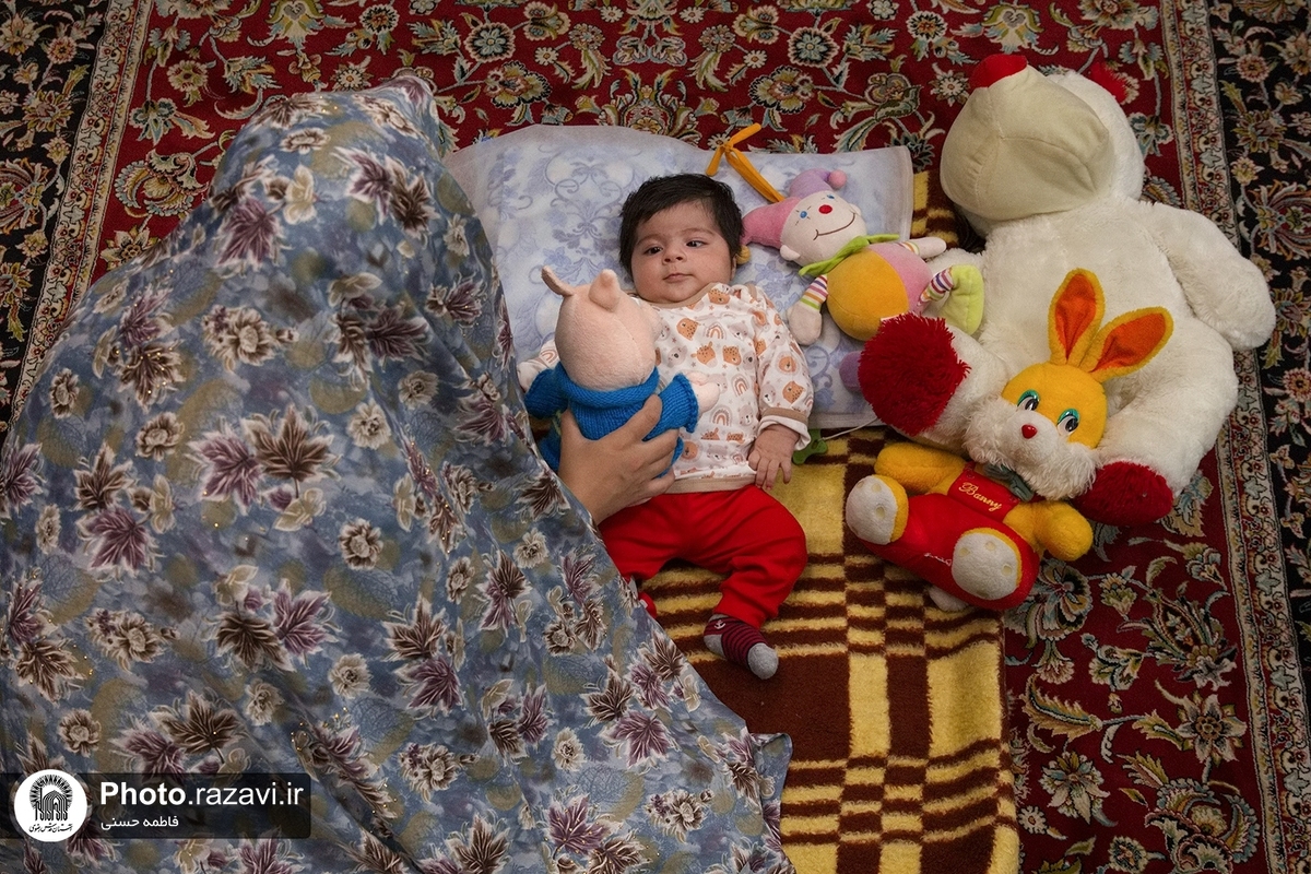 بارگاه نورانی ثامن‌الحجج (ع)، باهدف تکریم مقام مادر و تأمین رفاه زائران خردسال، خدمات ویژه‌ای را در قالب «اتاق‌های مادر و کودک»، به‌صورت شبانه‌روزی، در بخش پیداشدگان ارائه می‌دهد.