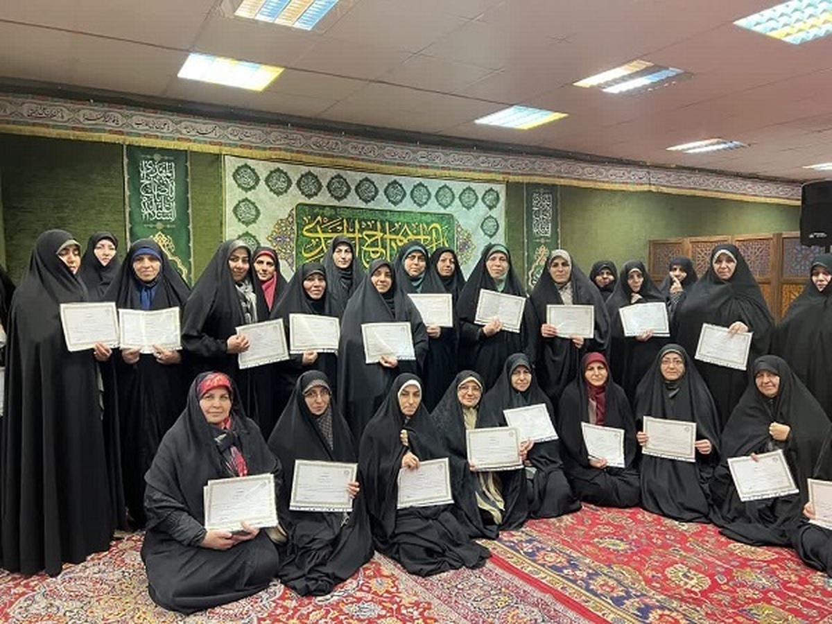 معاون خادم‌یاری کانون‌های خدمت رضوی استان البرز از پایان‌یافتن دومین دوره حرم‌شناسی با اهدای گواهینامه‌ها به شرکت‌کنندگان خبر داد.