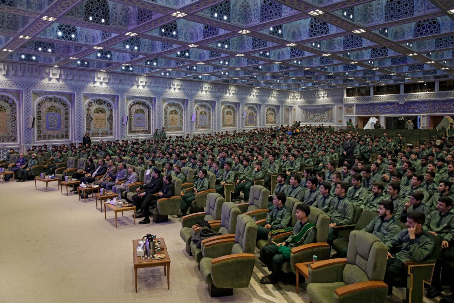 همایش روزجوان ویژه خادمیاران خدمات فرش در حرم رضوی برگزار شد همایش روزجوان ویژه خادمیاران خدمات فرش در حرم رضوی برگزار شد